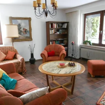 Gemuetliche Ferienwohung Mit Grossem Garten